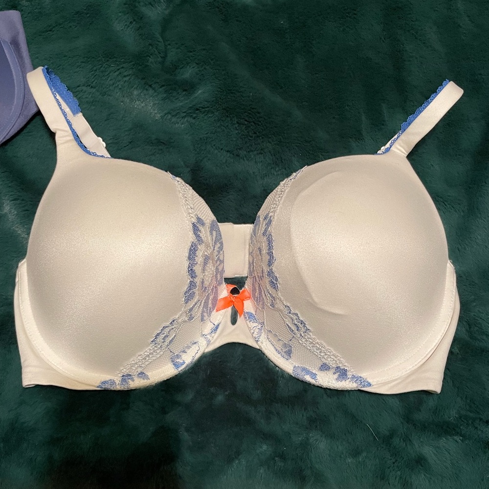 Victoria’s Secret bra 36 DD